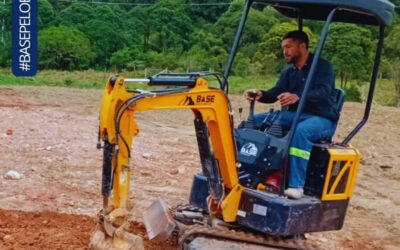 Escavadeira Pequena para Obra